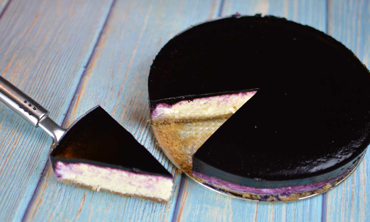 Cheesecake med blåbärsspegel