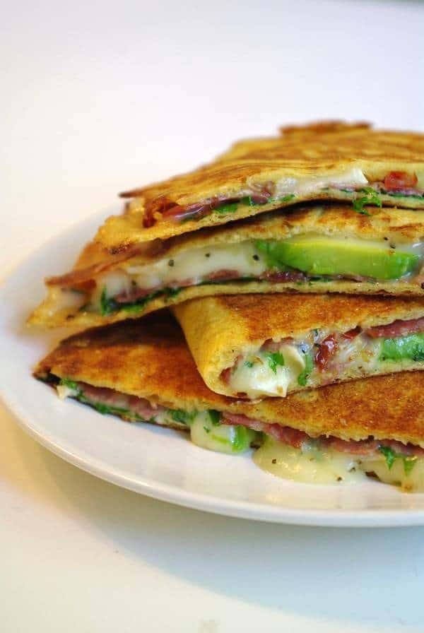 Quesadillas med brie och salami 1 Quesadillas med brie och salami
