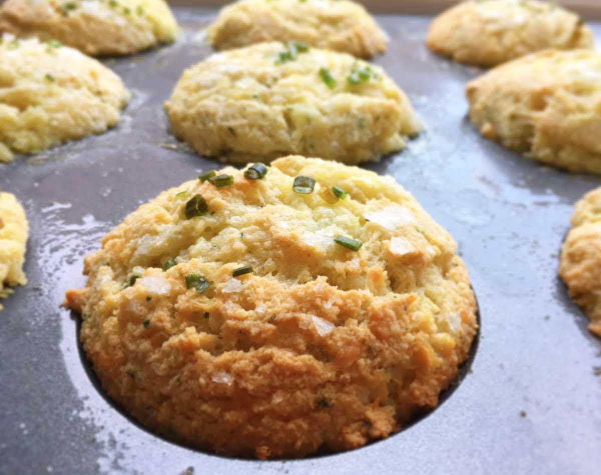 Ost- och vitlöksmuffins